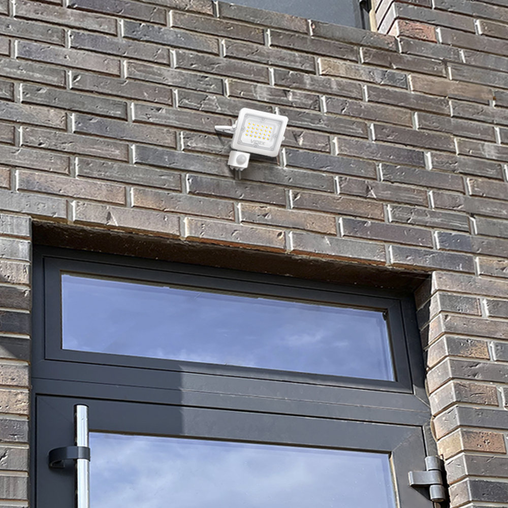 Venkovní LED osvětlení se snímačem pohybu